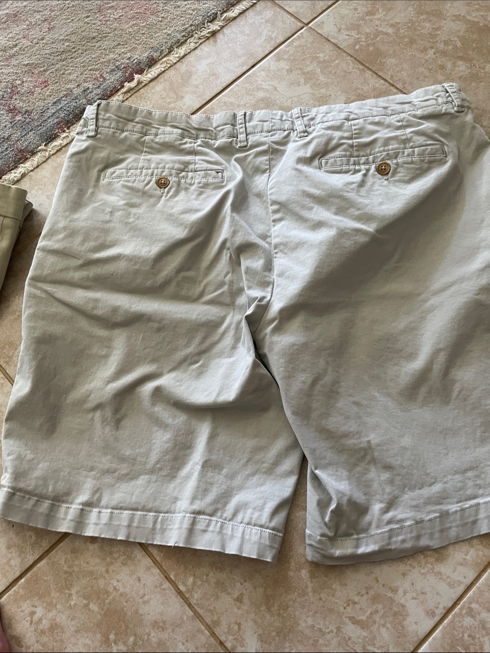 Men's Flat Front Casual Shorts in Light Khaki - Picture 4 of 4